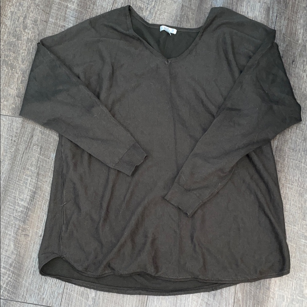 Black Long Sleeve V-Neck Top